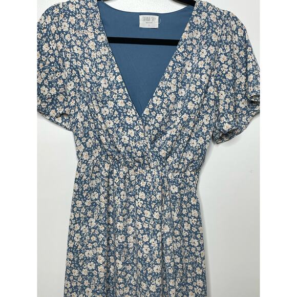 Sienna Sky Floral Ditsy Pattern Flutter Sleeves Hi-Low Wrap Midi Dress Blue S - Picture 3 of 12